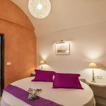 Sunrise 2* Fira (Santorini)