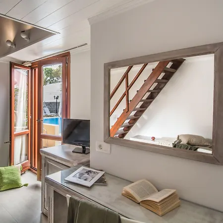 Sunrise Fira (Santorini)