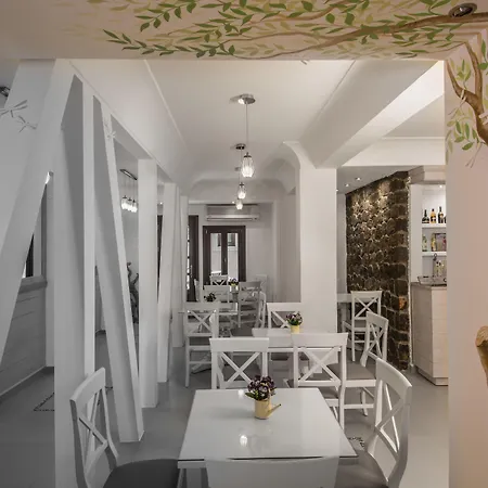 Sunrise 2* Fira (Santorini)